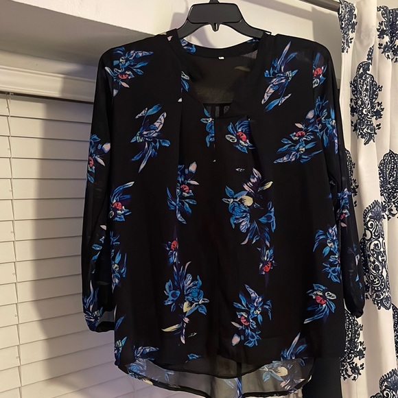 Cute print blouse - Picture 2 of 3